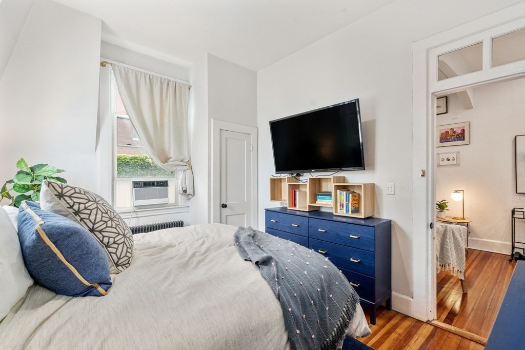 552 E 4th St Unit: 6A