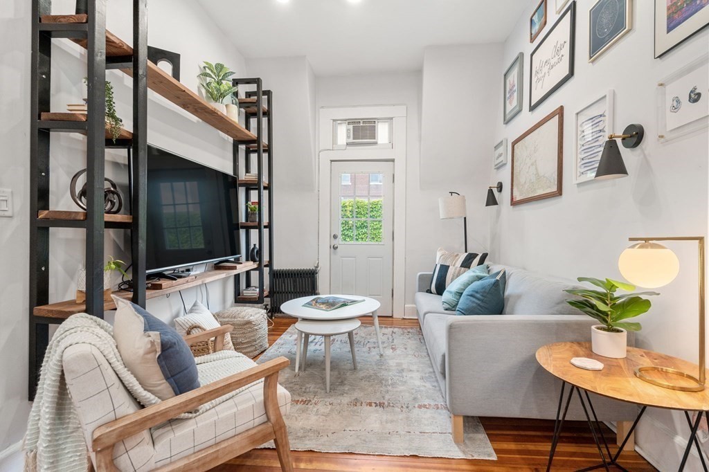 552 E 4th St Unit: 6A