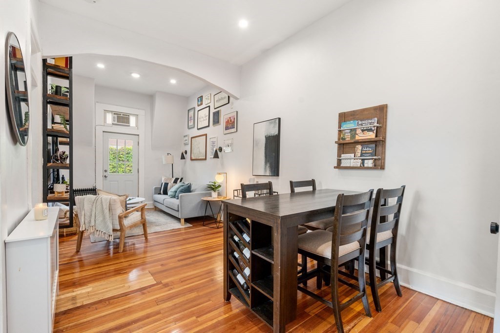 552 E 4th St Unit: 6A