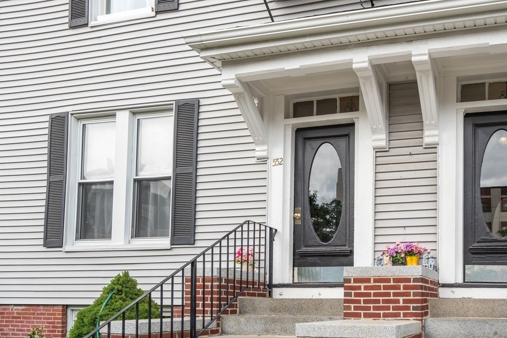 552 E 4th St Unit: 6A