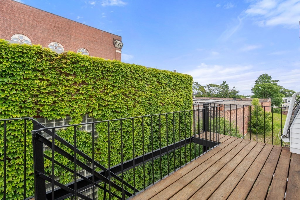 552 E 4th St Unit: 6A