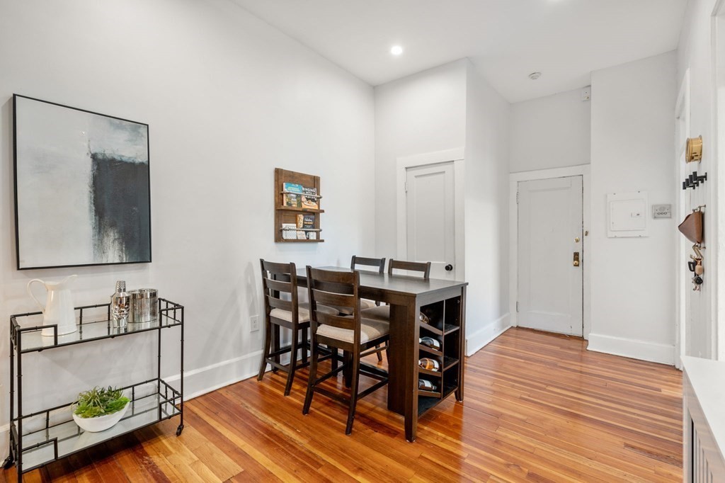 552 E 4th St Unit: 6A