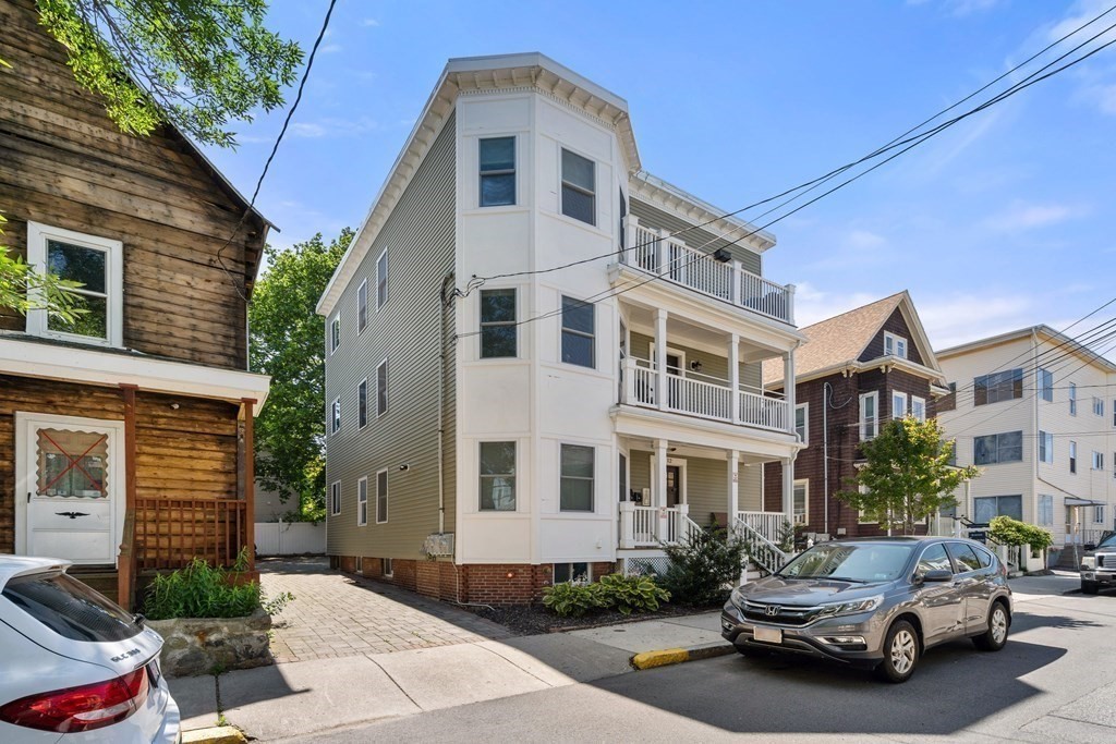 12 Morton St Unit: 2