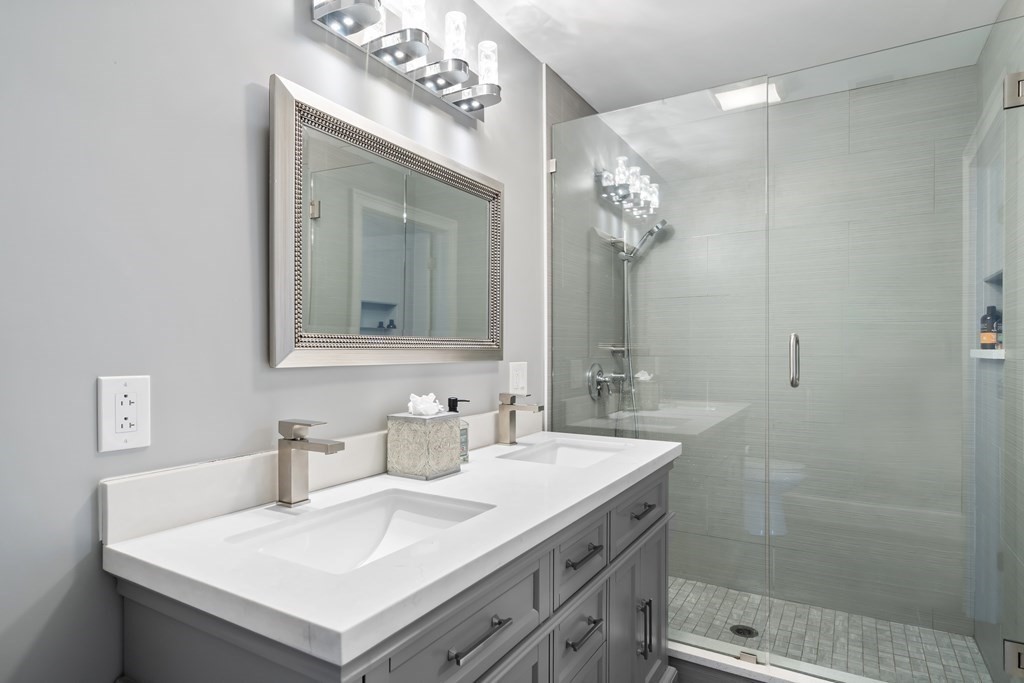 12 Morton St Unit: 2