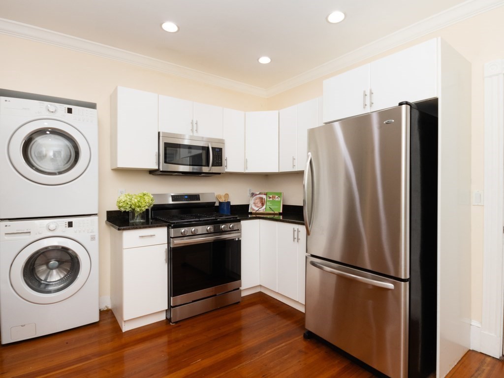 141 Pleasant Street Unit: 1
