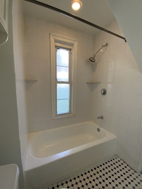 16 Saint Margaret St Unit: 1
