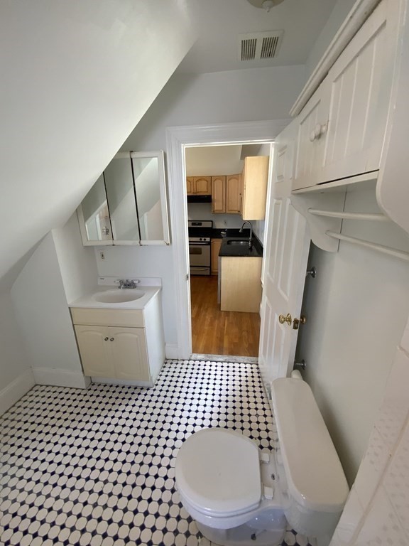 16 Saint Margaret St Unit: 1