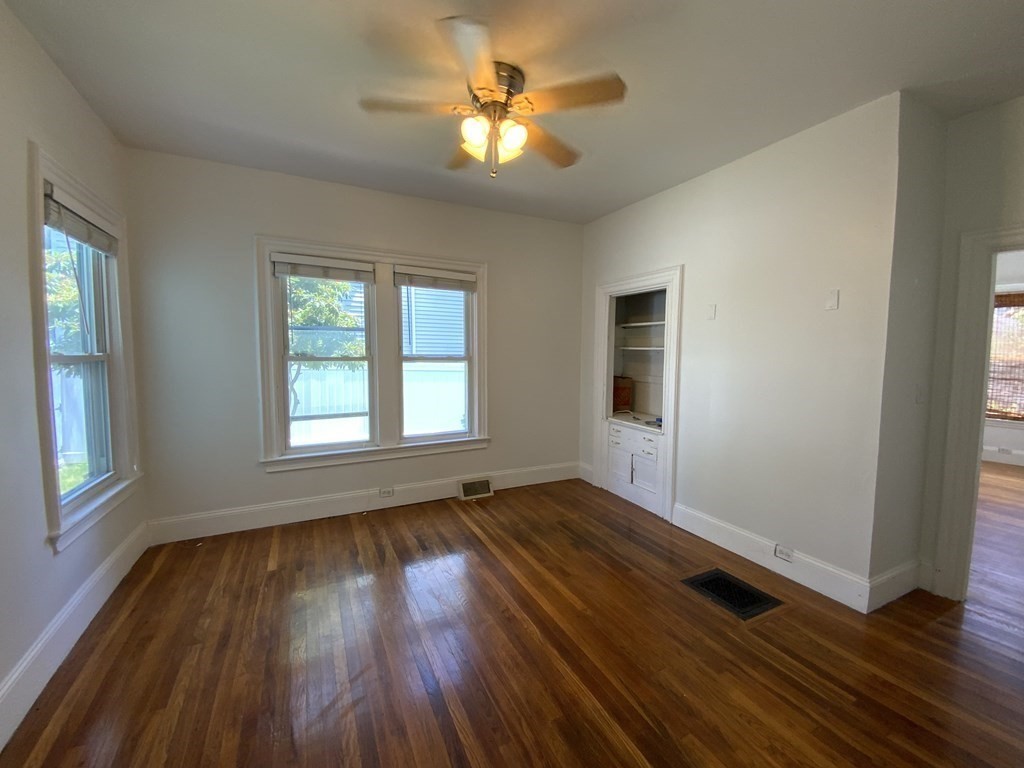 16 Saint Margaret St Unit: 1