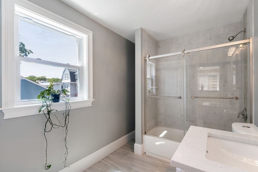 12 Morton St Unit: 2