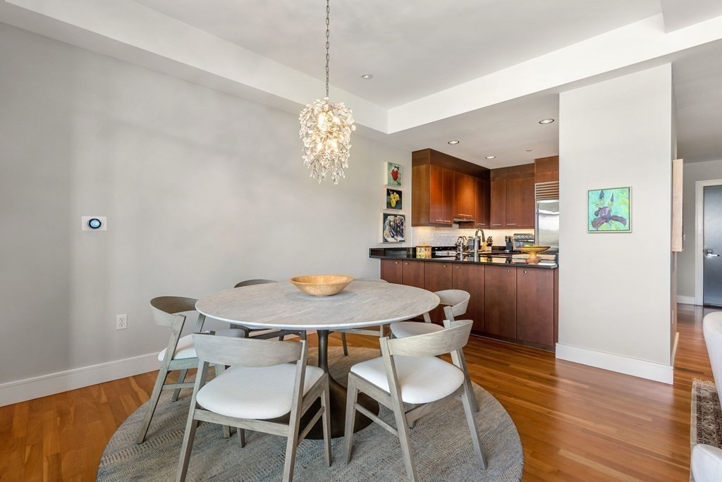 2400 Beacon St Unit: 211