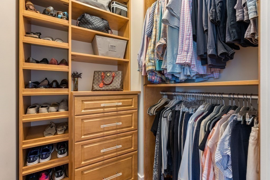 2400 Beacon St Unit: 211