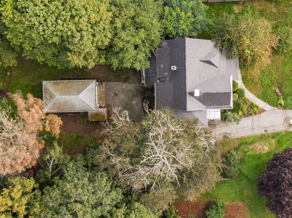 452 Pleasant St