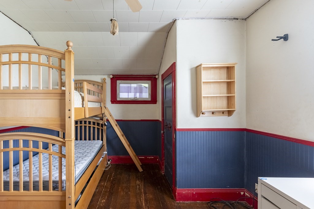 452 Pleasant St