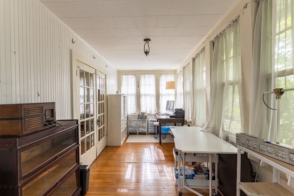 452 Pleasant St