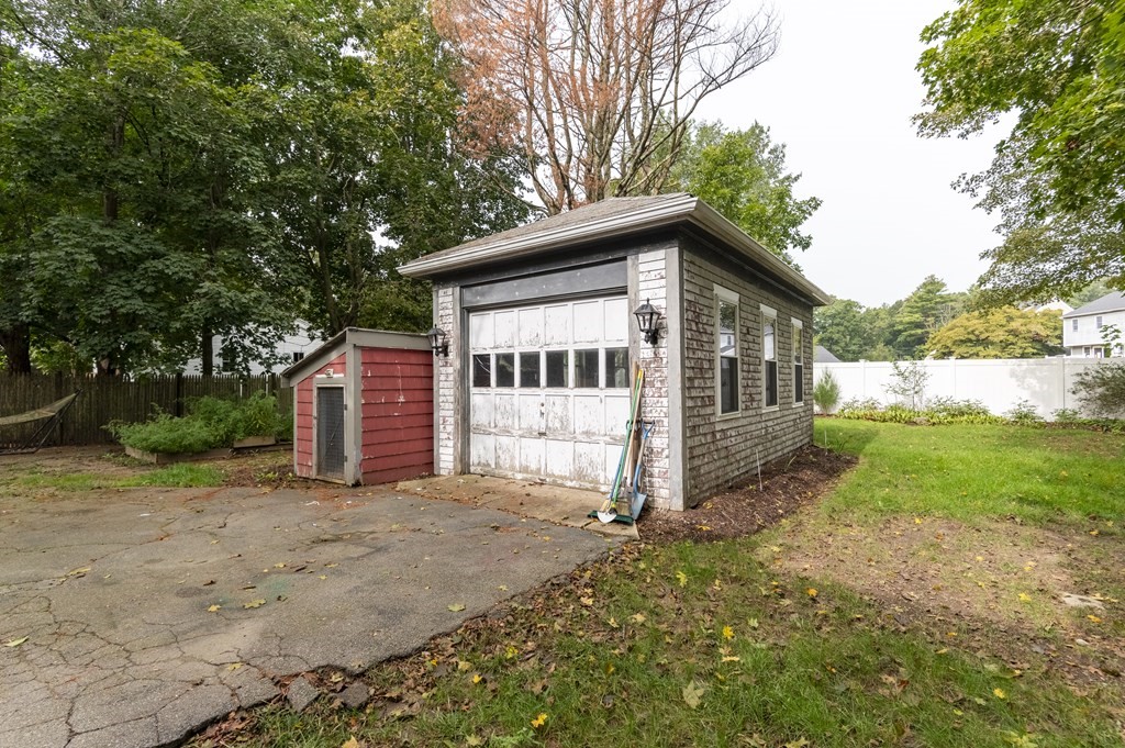 452 Pleasant St