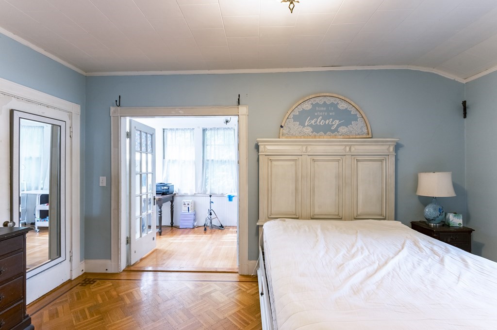 452 Pleasant St