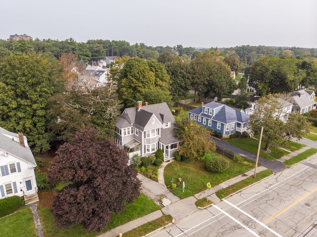 452 Pleasant St