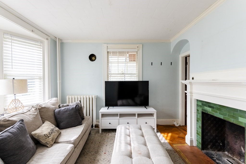 452 Pleasant St