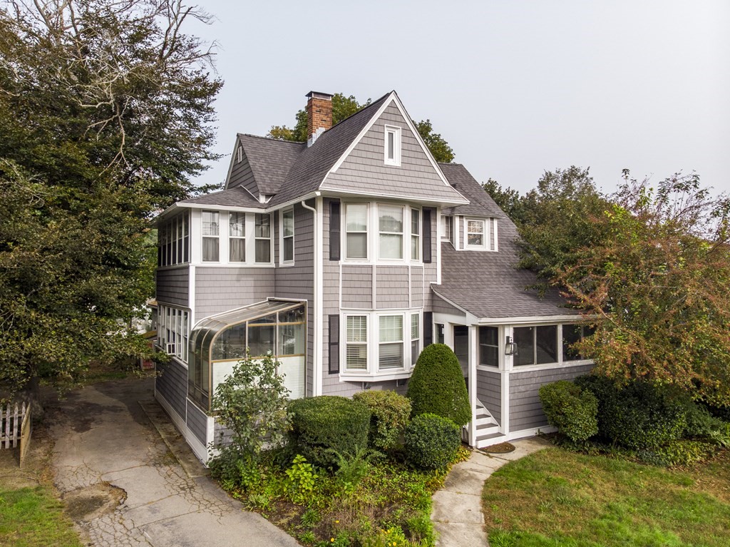452 Pleasant St