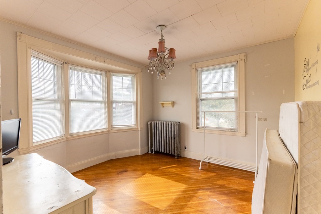452 Pleasant St