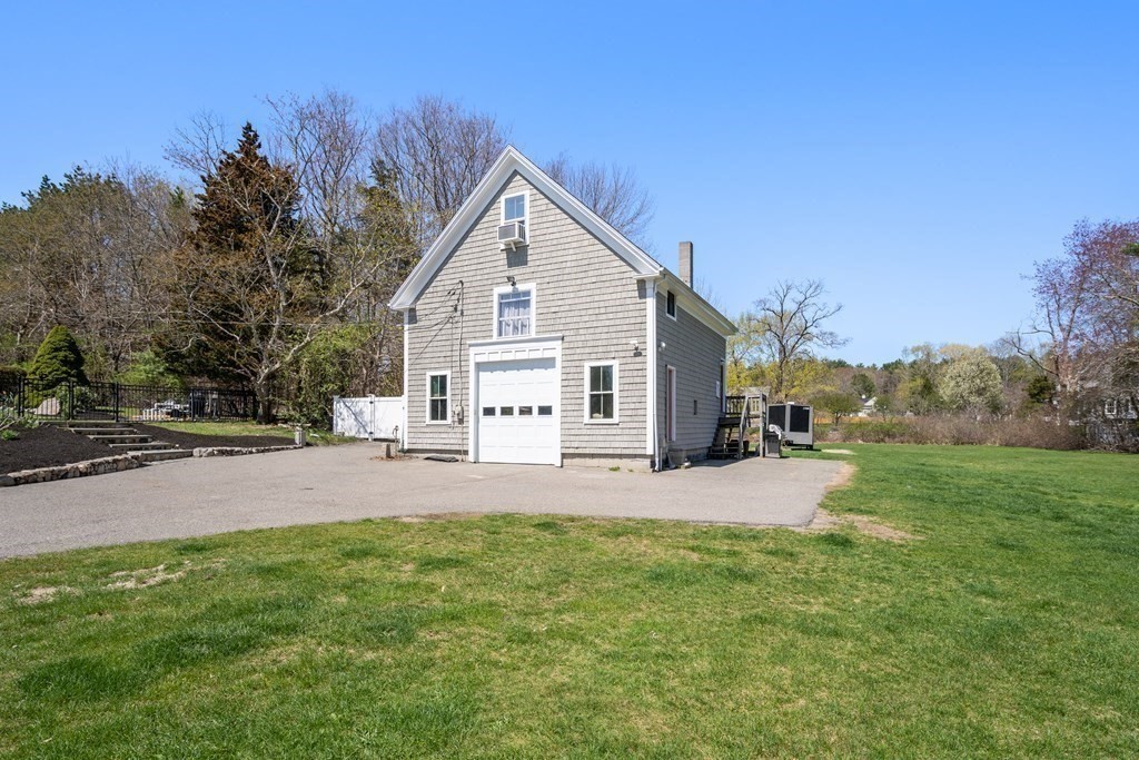 619 Main St