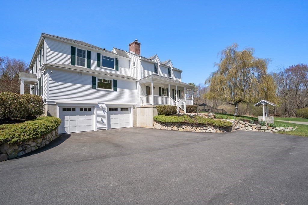619 Main St