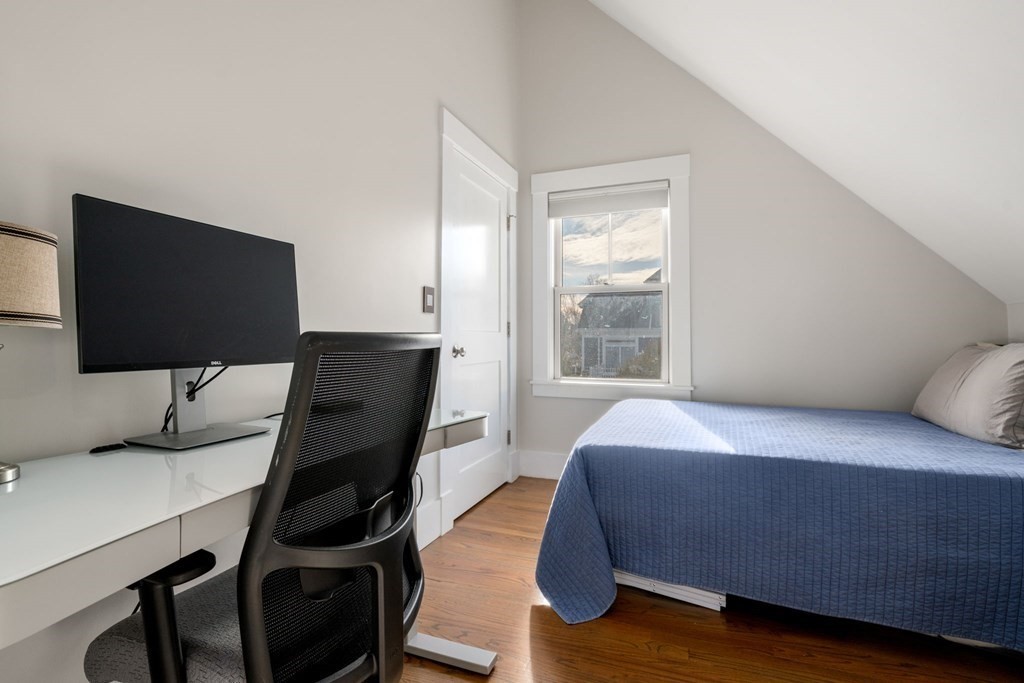 43 Salcombe St Unit: 4