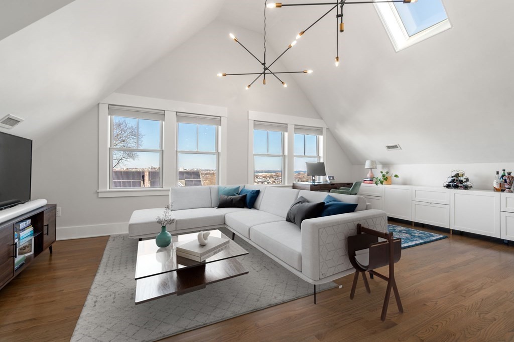 43 Salcombe St Unit: 4