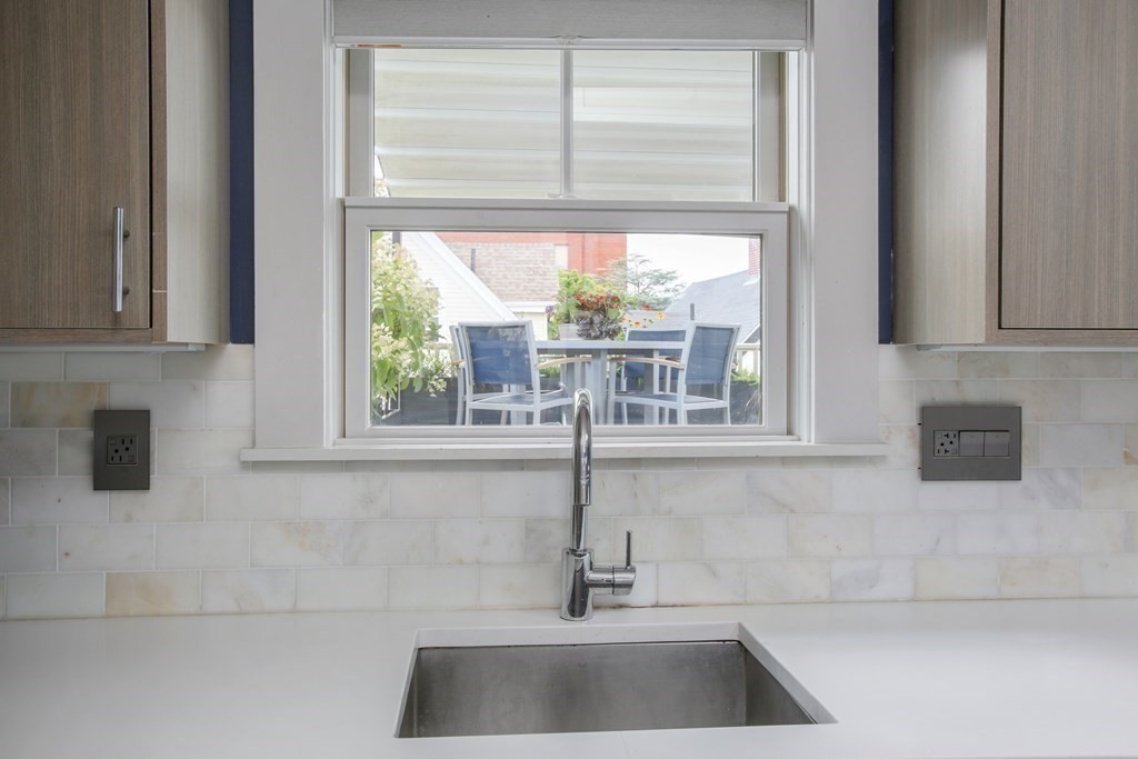 43 Salcombe St Unit: 4