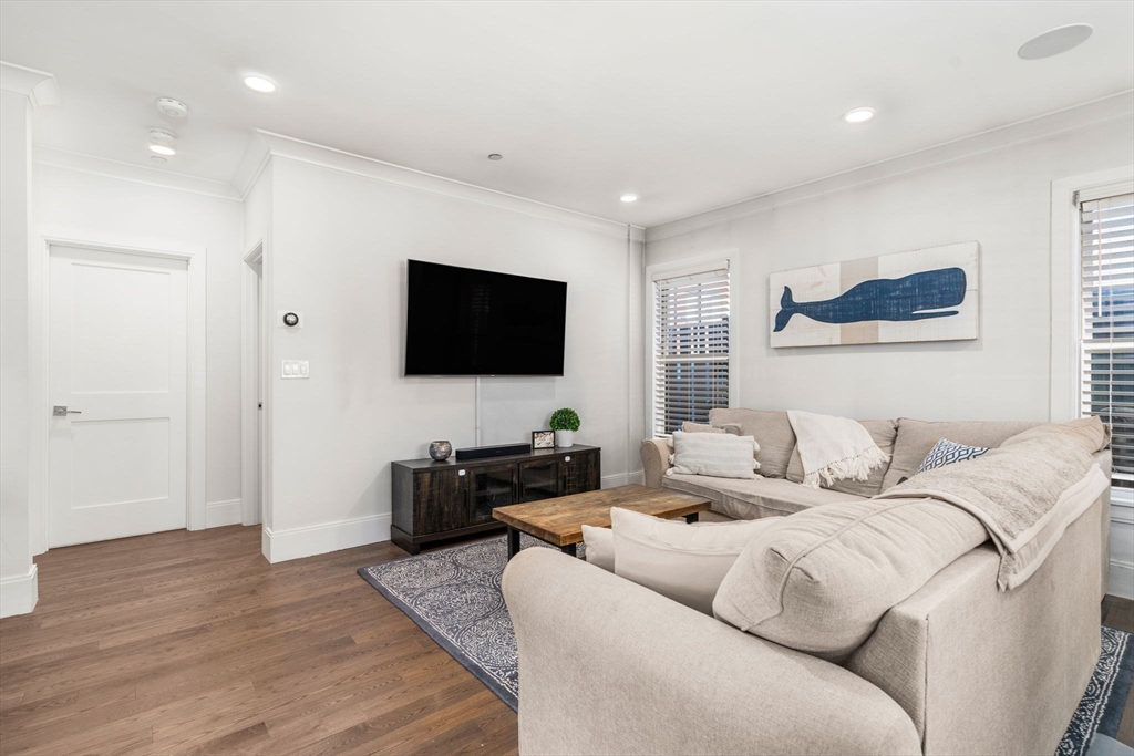 10-14 Sydney St # 1