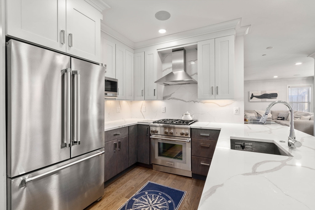 10-14 Sydney St # 1