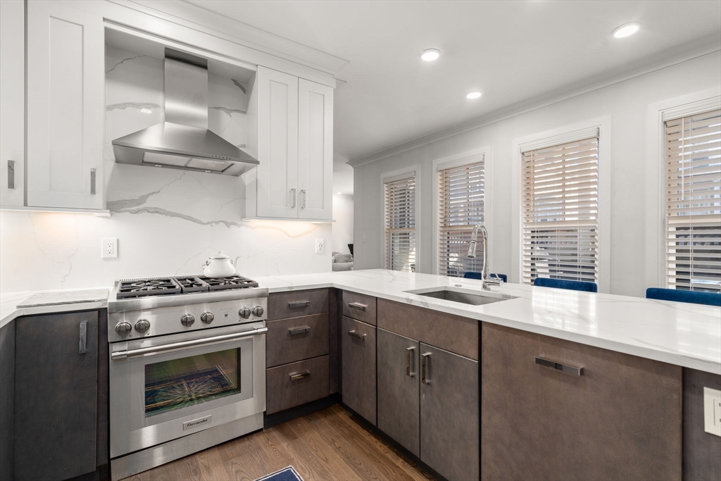 10-14 Sydney St # 1