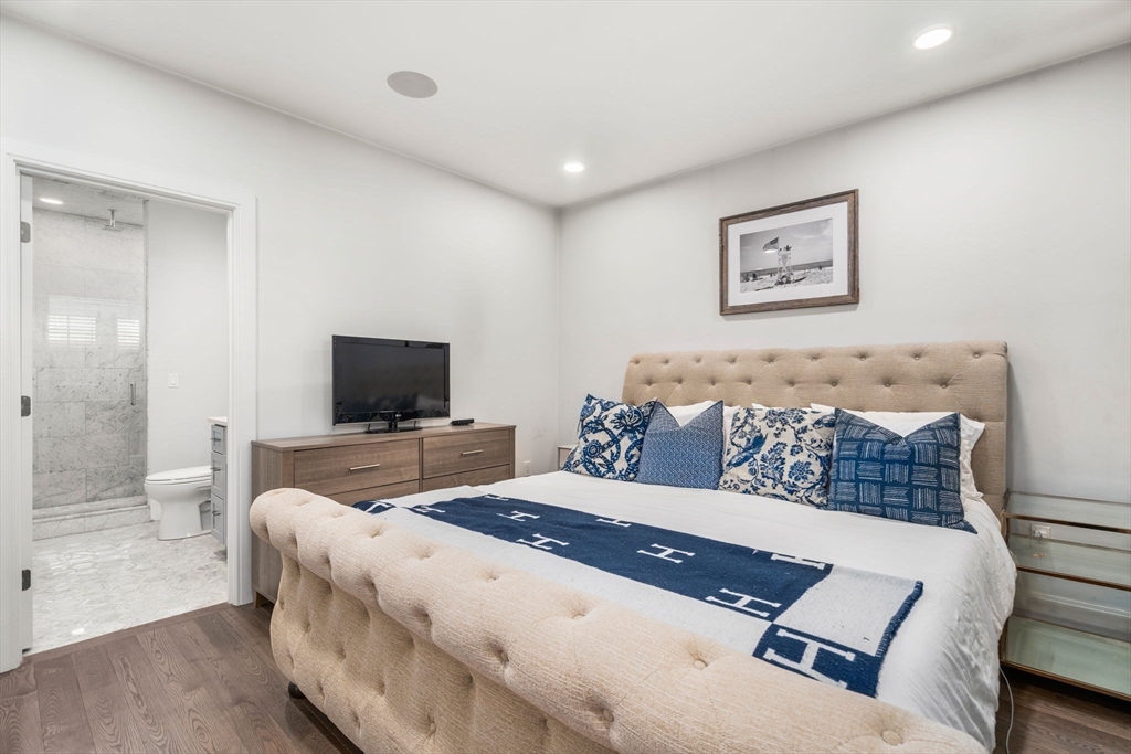 10-14 Sydney St # 1