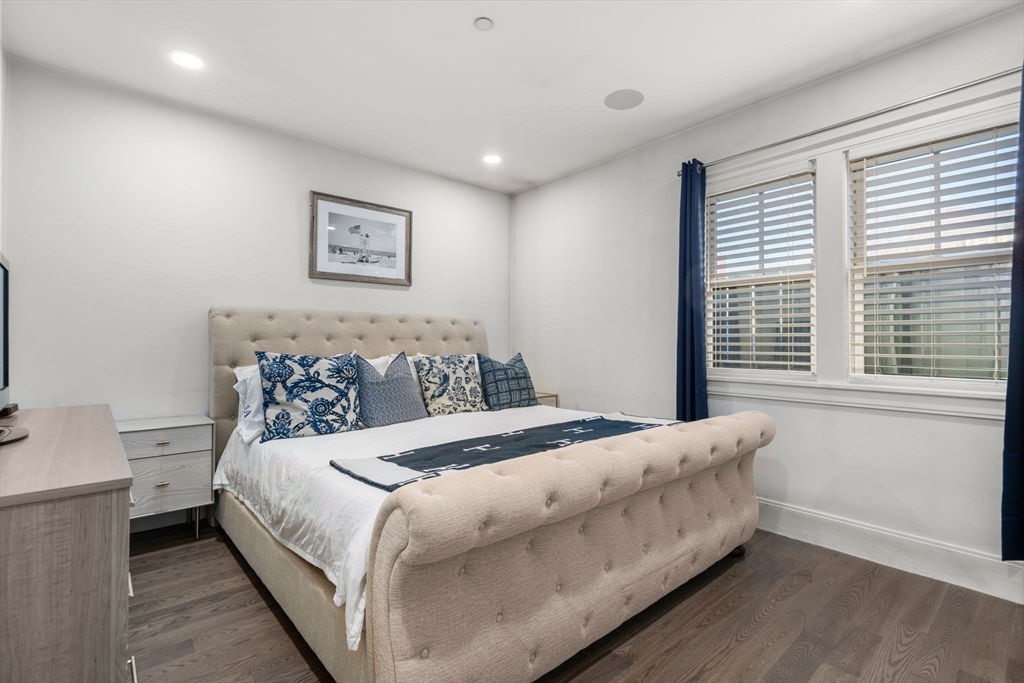 10-14 Sydney St # 1