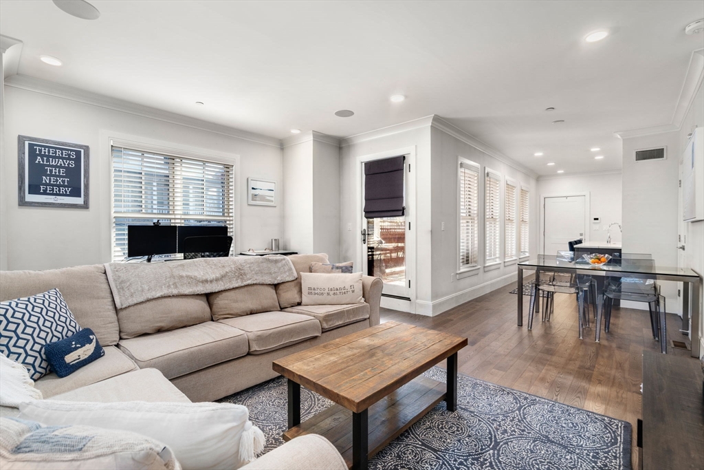 10-14 Sydney St # 1