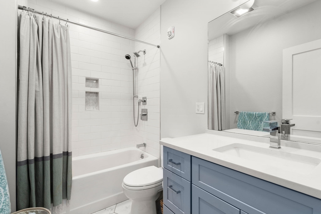 10-14 Sydney St # 1