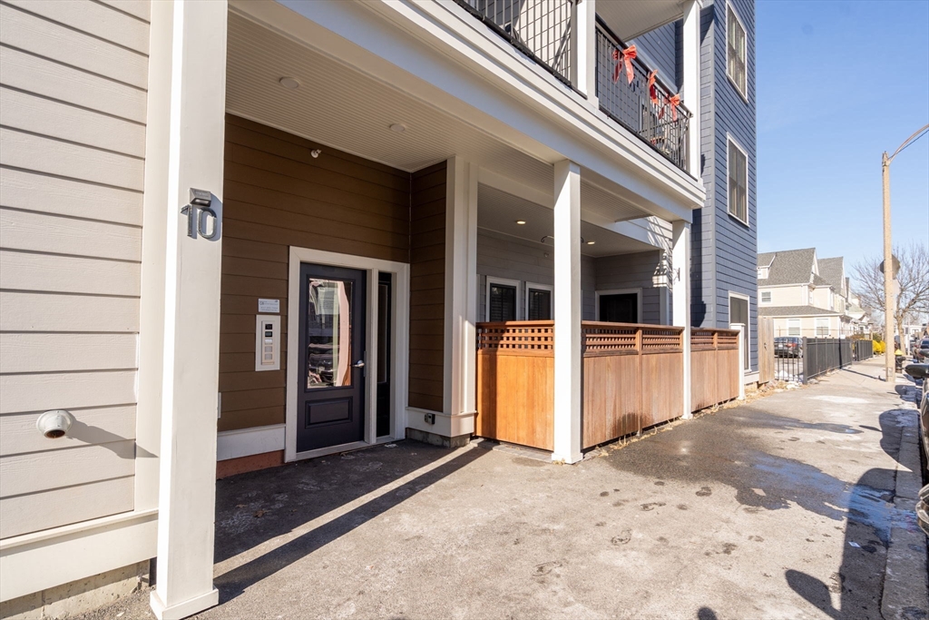 10-14 Sydney St # 1