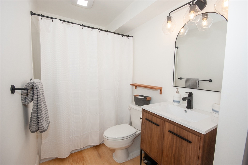108 Peterborough Unit: 7D