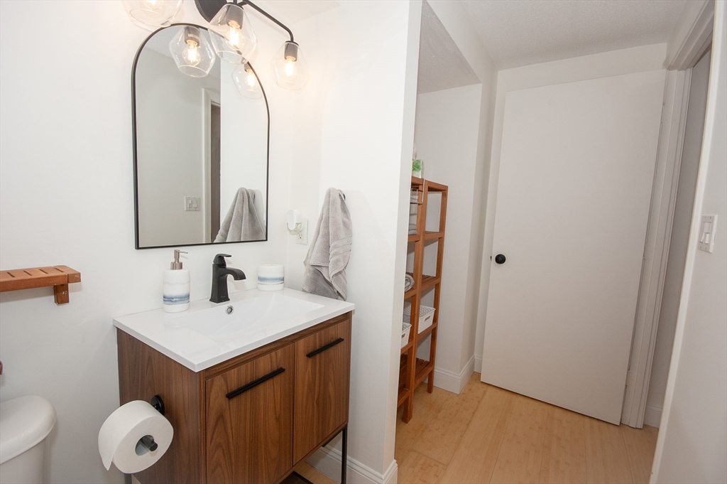 108 Peterborough Unit: 7D