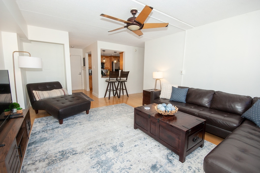108 Peterborough Unit: 7D