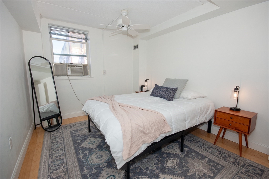 108 Peterborough Unit: 7D