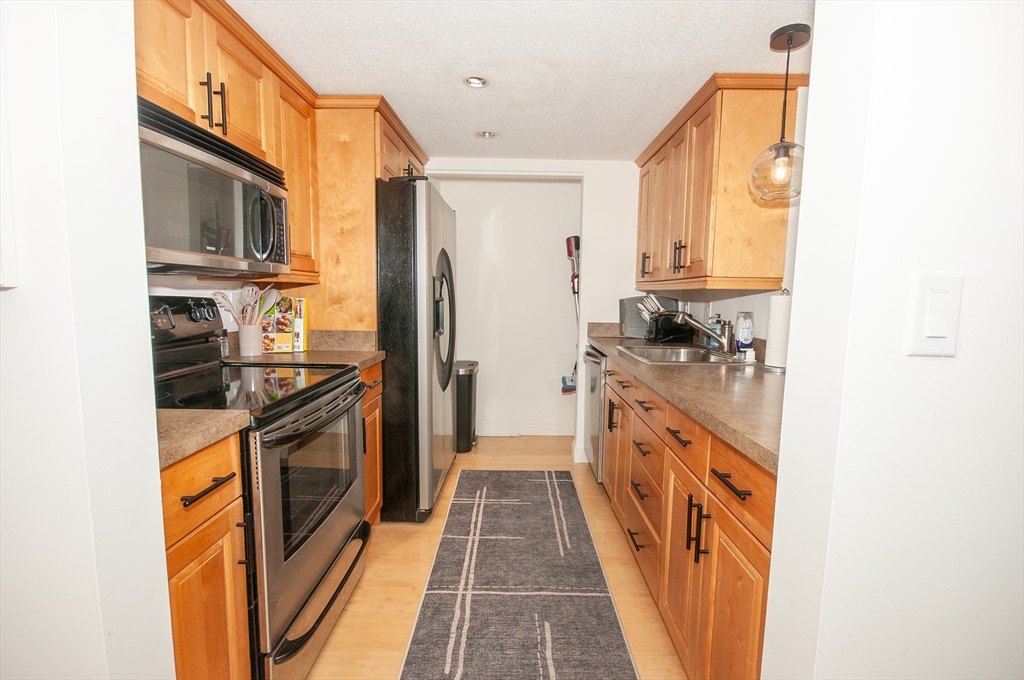 108 Peterborough Unit: 7D