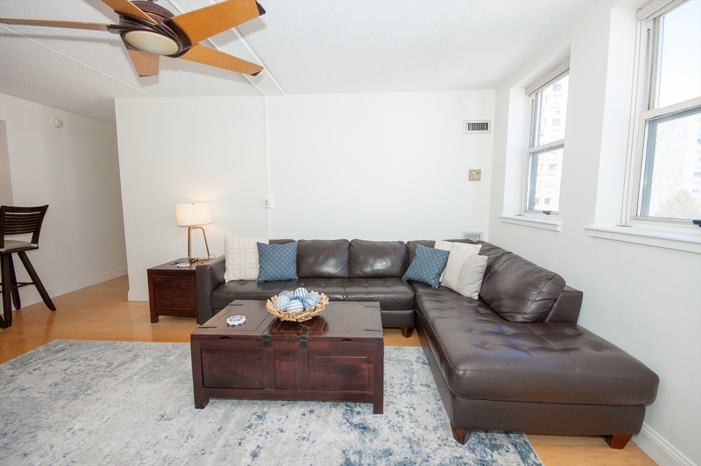 108 Peterborough Unit: 7D