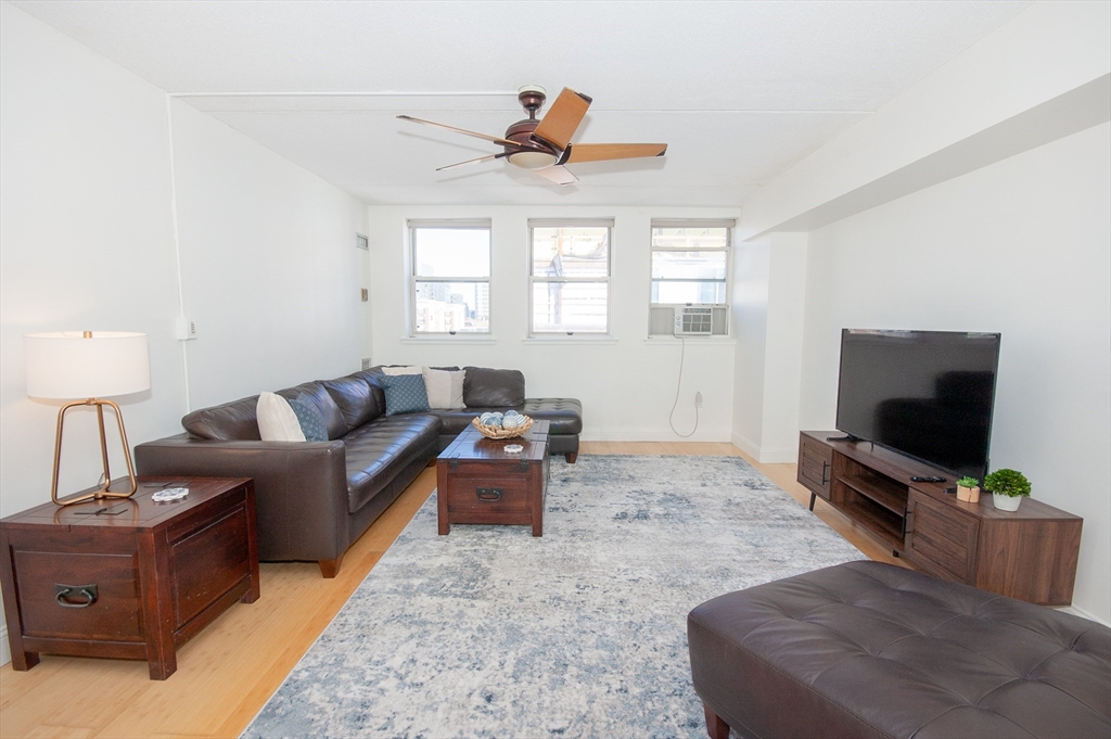 108 Peterborough Unit: 7D