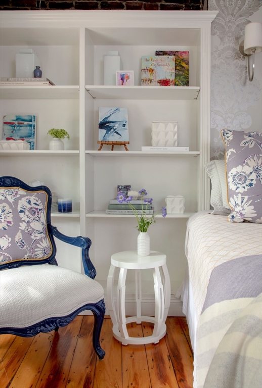 217 W Springfield St # 3