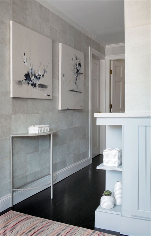 217 W Springfield St # 3