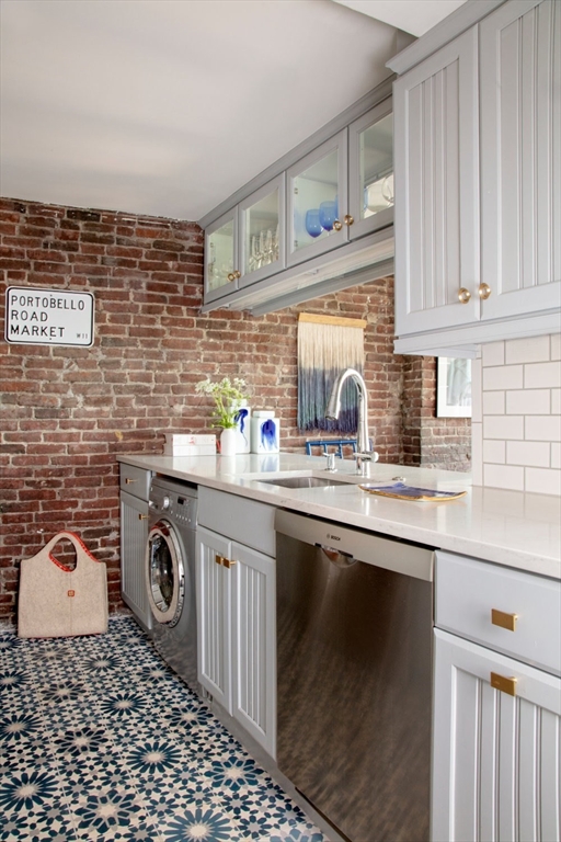 217 W Springfield St # 3