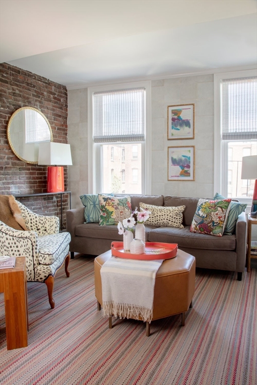 217 W Springfield St # 3