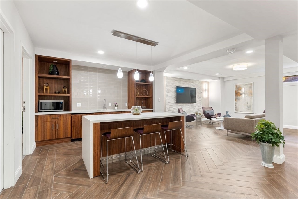 771 Harrison Ave # 109