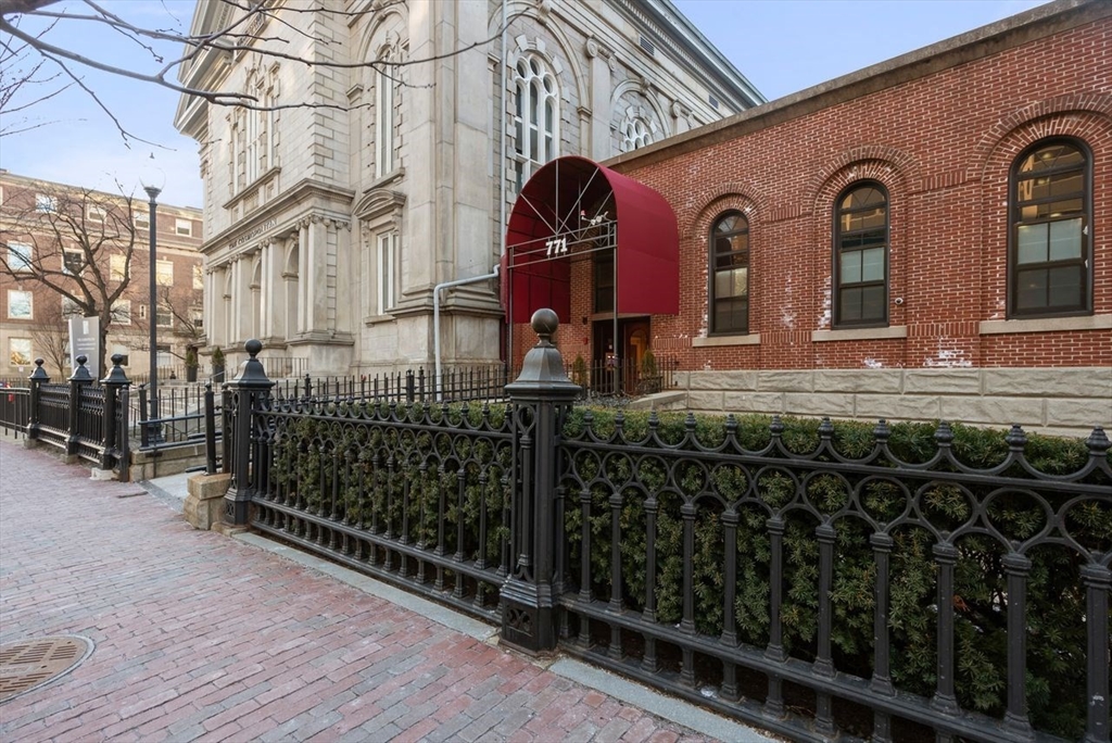771 Harrison Ave # 109